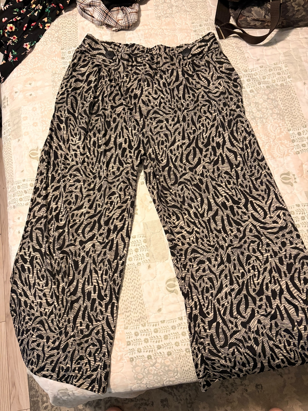 Robert Louis Black & Cream Wide-Leg Patterned Pants